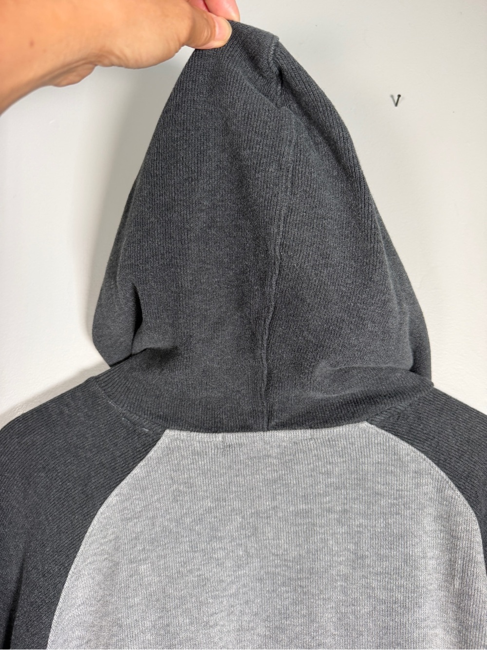 Banana Republic Men's Medium Gray Two Tone Thermal Raglan Hoodie Sweatshirt - Picture 8 of 10